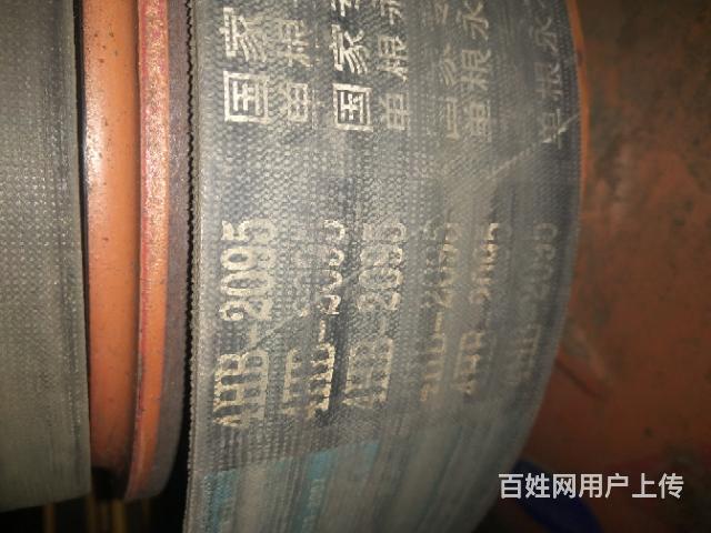 春雨小麦收割机