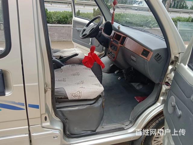 个人一手车.全部原车漆.带空调.8座.