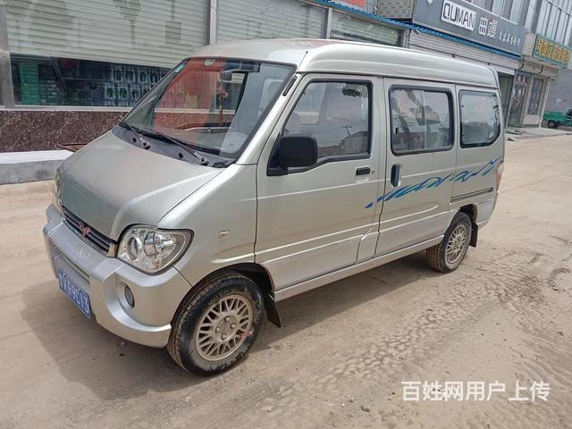 个人一手车.全部原车漆.带空调.8座.