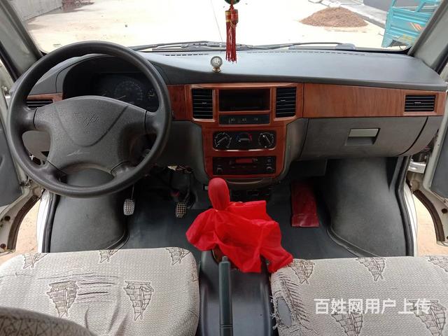 个人一手车.全部原车漆.带空调.8座.