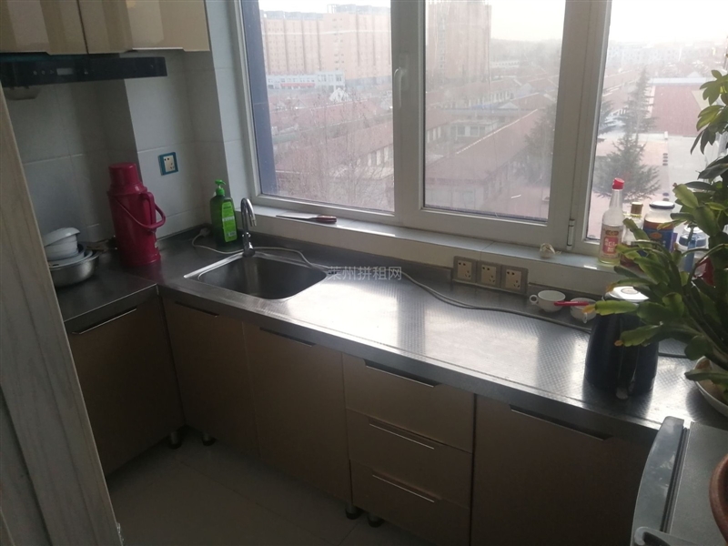 领海公馆,精装电梯房,独立厨房,带家具家电,拎包入住