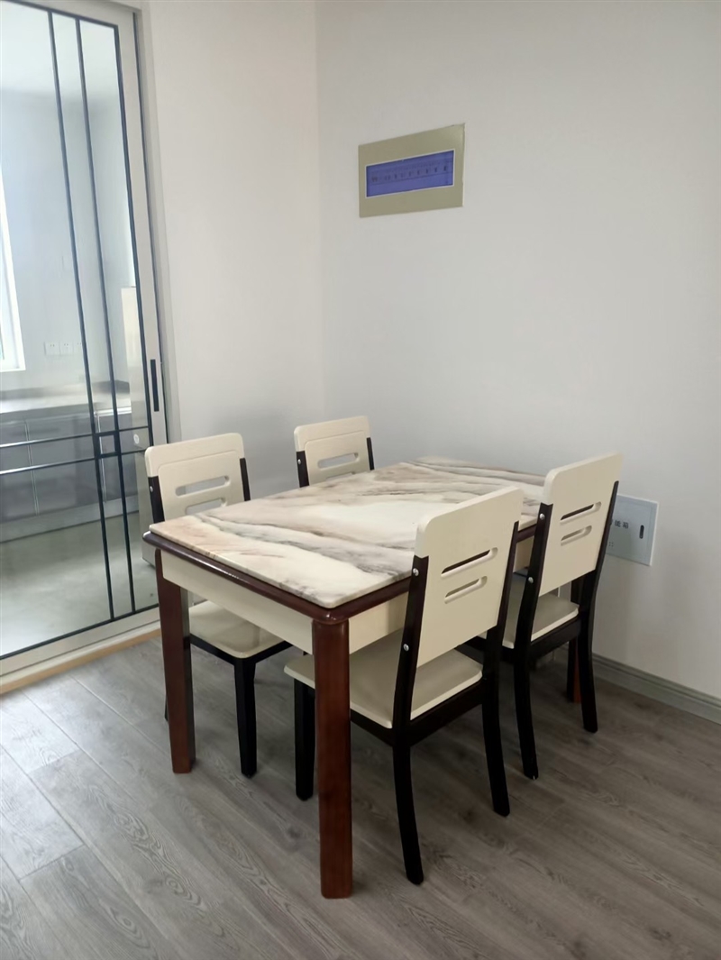 世纪华府,电梯房,有车位单租,带家具家电,拎包入住