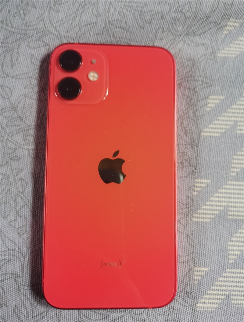 出自用苹果12mini一个