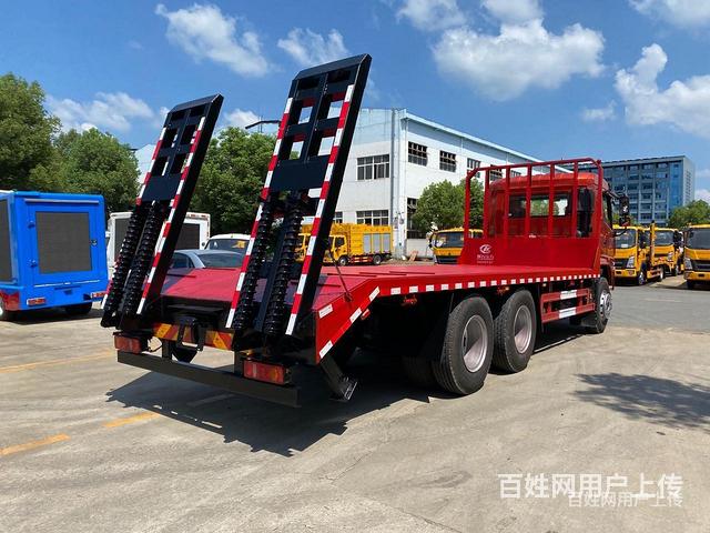 新款大运后八轮平板运输车平板拖车 多少钱