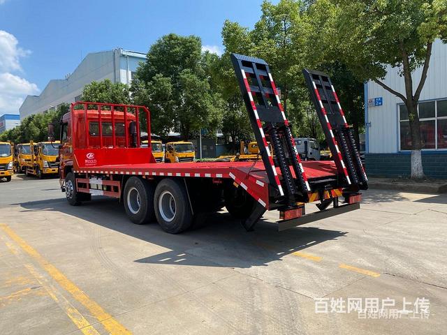 新款大运后八轮平板运输车平板拖车 多少钱