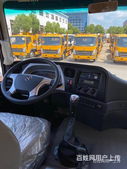 新款大运后八轮平板运输车平板拖车 多少钱