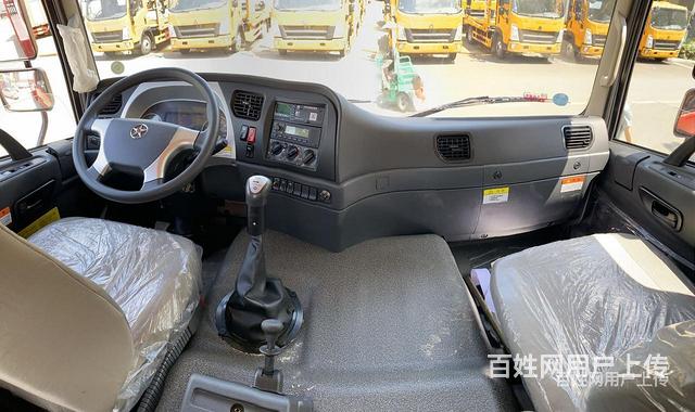 新款大运后八轮平板运输车平板拖车 多少钱