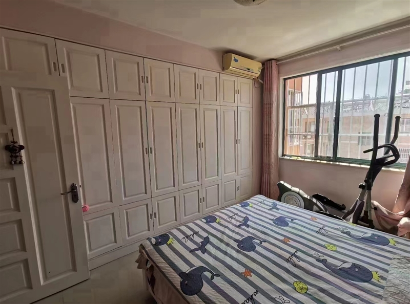 与双语一墙之隔,装修新,家具家电新齐全,拎包入住