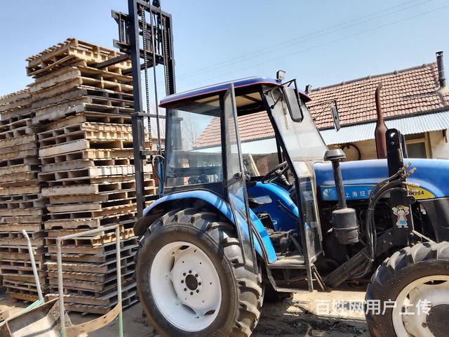 大桥纽荷兰704铲叉两用。