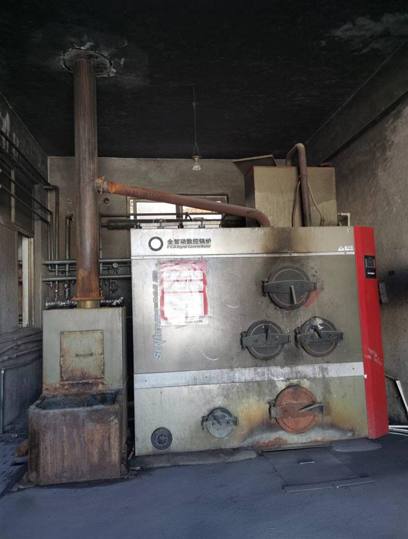 转让16年9月出厂2吨4000平智动数控煤采暖锅炉