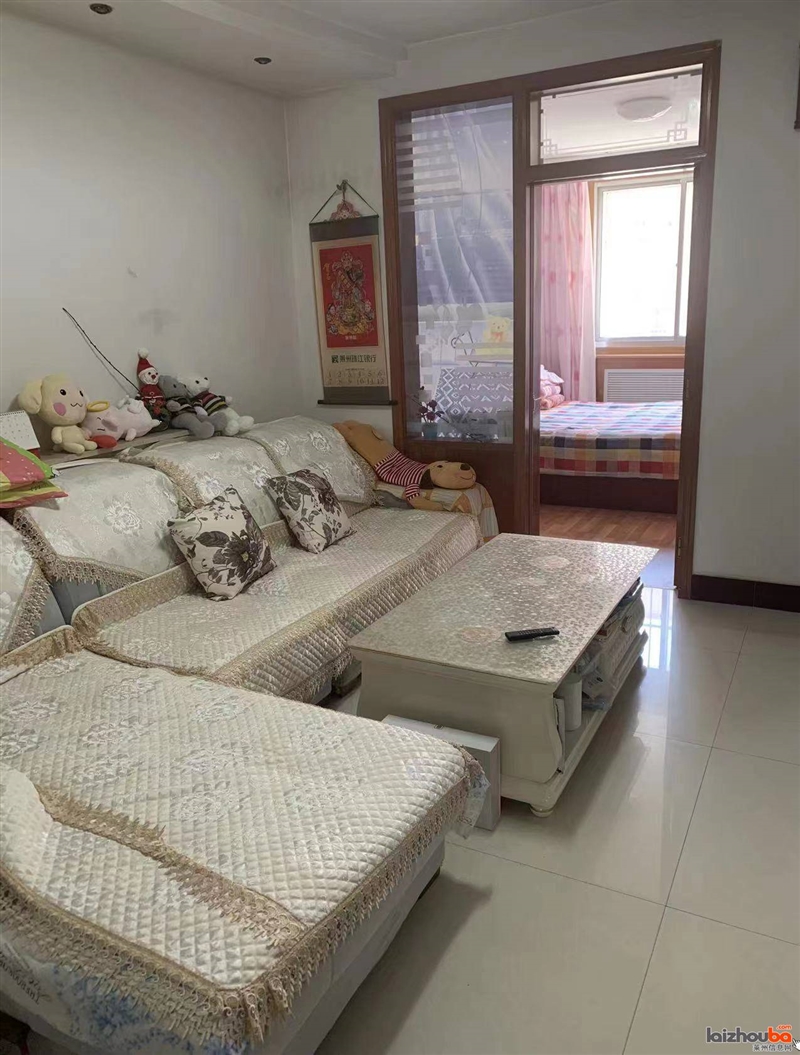 粮建小区三楼,三室两厅一卫,带小房和车库