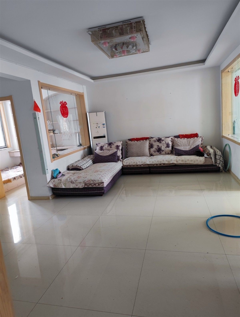 开发区三室两厅精装步梯中层,南北通透拎包入住,好停车