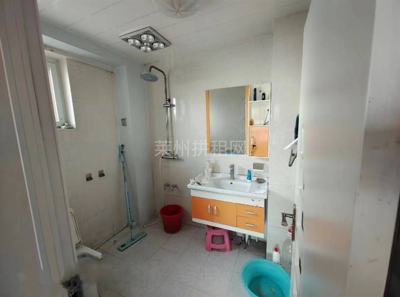 半岛龙庭,高职附近,精装电梯房,带家具家电,拎包入住