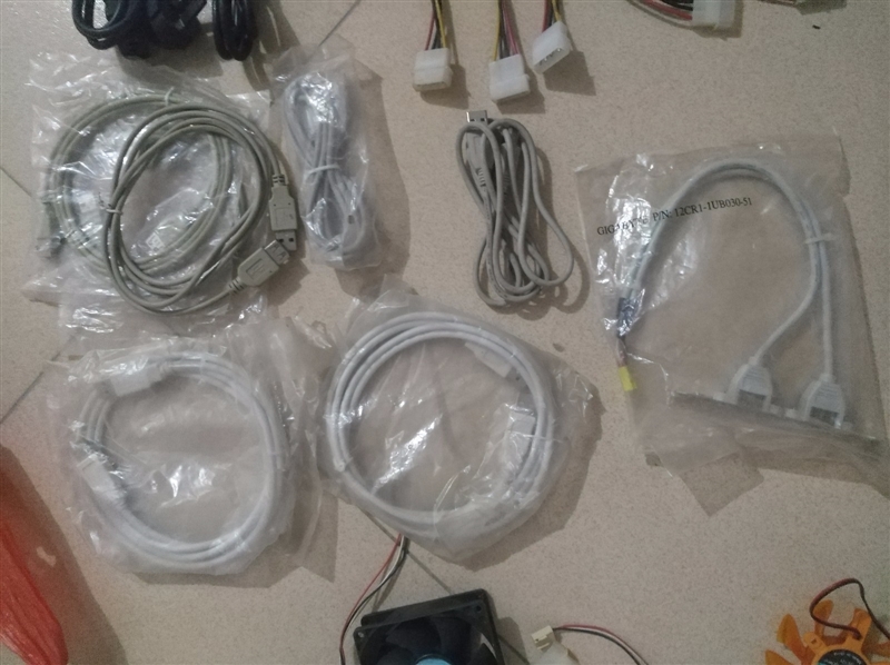 H61主板,风扇,刻录机,延长线,转接头,