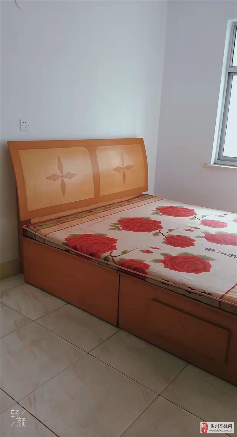 实验中学正对面二楼3室 2厅 1卫1300元/月