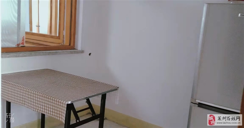 实验中学正对面二楼3室 2厅 1卫1300元/月