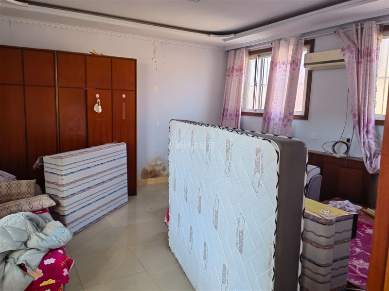 南五里,民房,独门独院,带家具家电,拎包入住