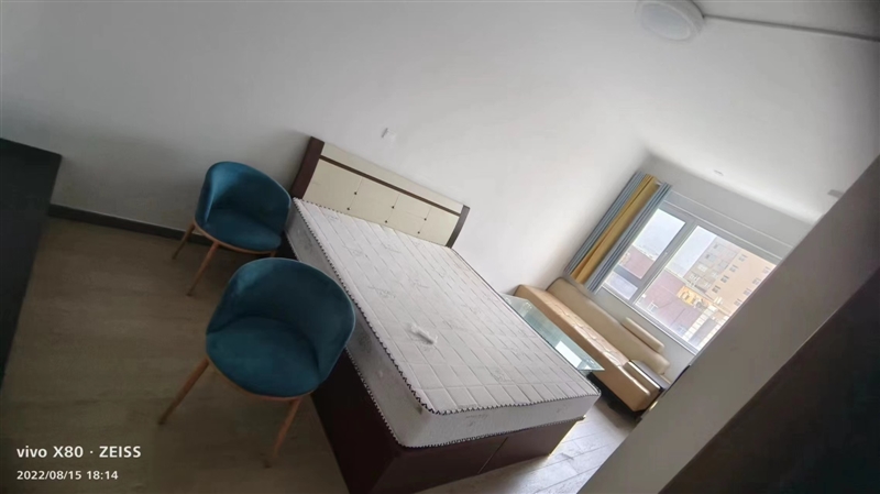 000094朗湖国际出租,124平家具家电齐2200元