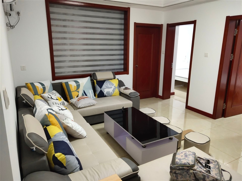 带字母车位,城南电梯房,带家具家电,拎包入住