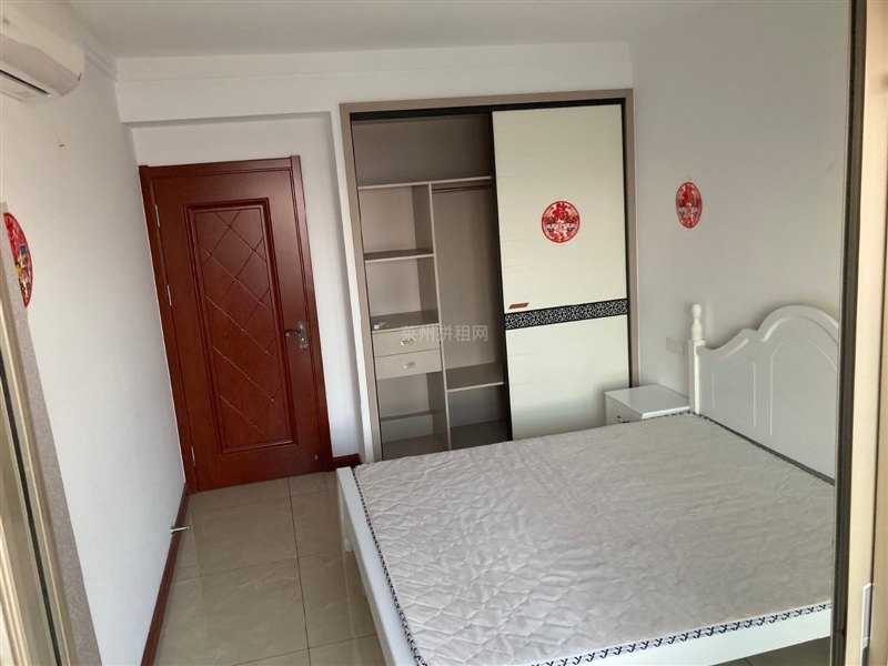 带字母车位,城南电梯房,带家具家电,拎包入住