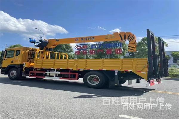 烟台随车吊厂家清库处理3吨-18吨大量随车吊现车