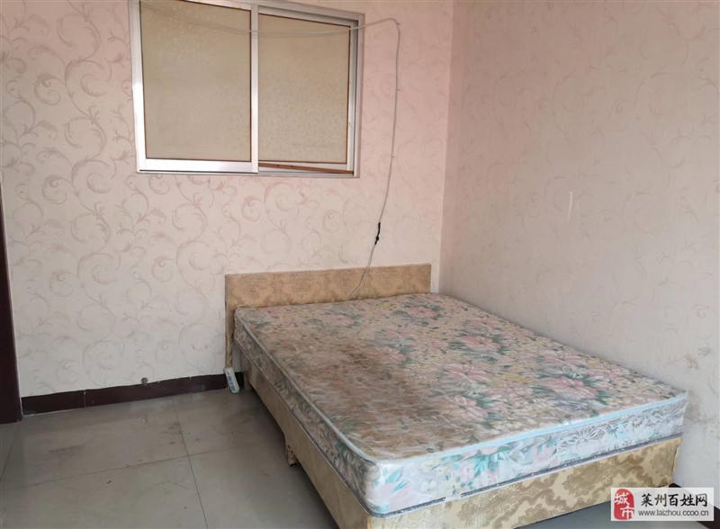 百大胡同1室0厅1卫300元/月