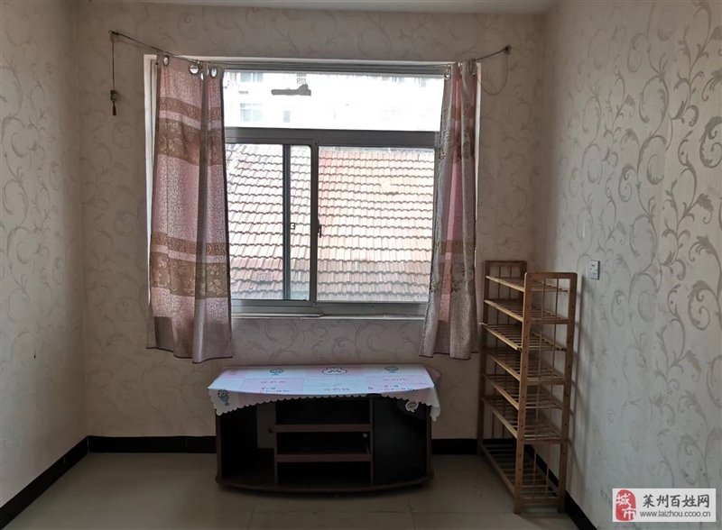 百大胡同1室0厅1卫300元/月