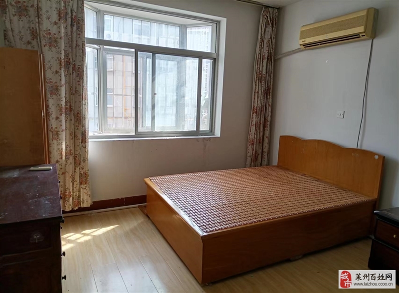 府西街小区3室2厅1卫1100元/月