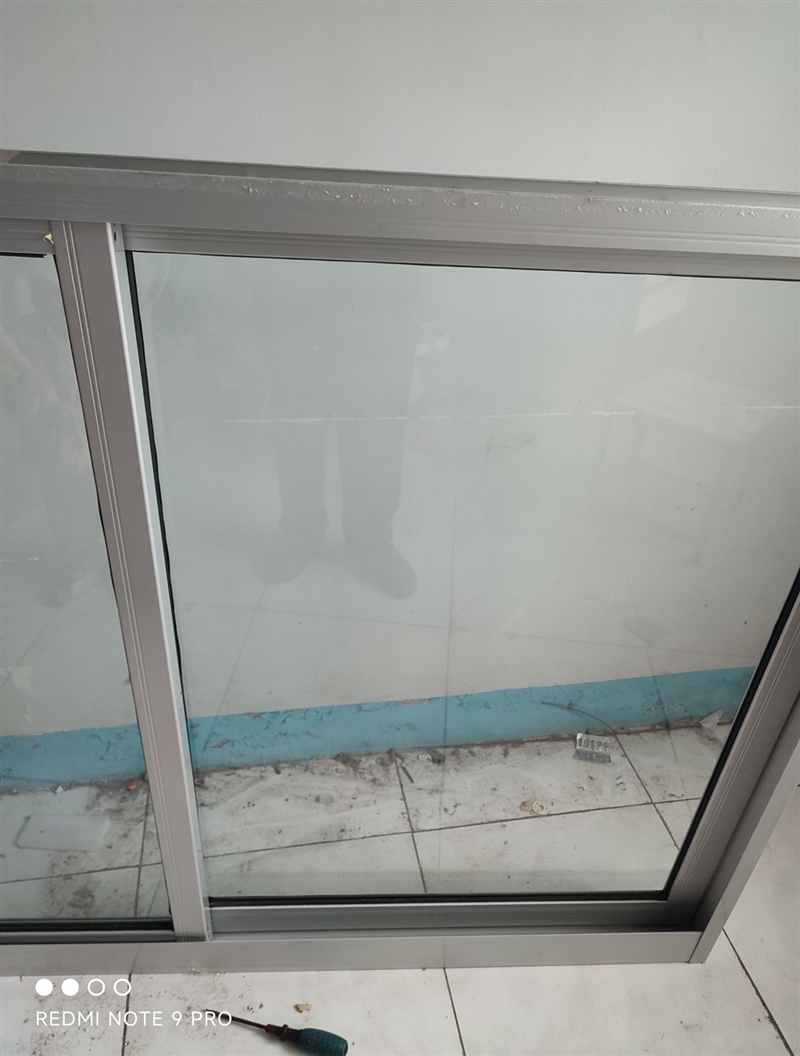 9成新铝合金窗2个
