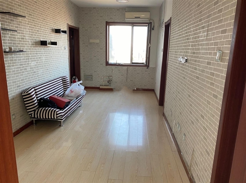 科技广场附近,一室一厅中装电梯房,南北通透,带天然气