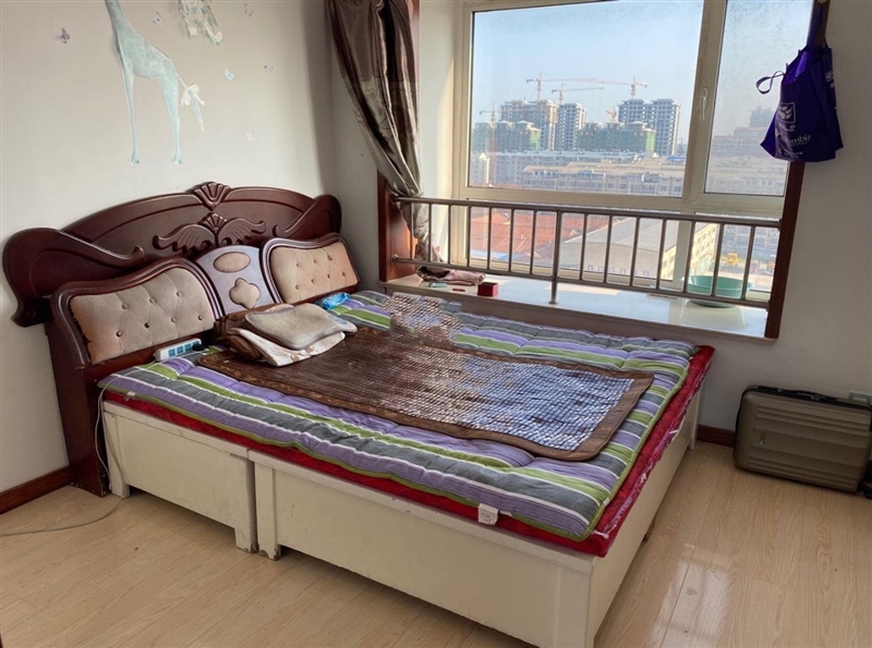 科技广场附近,一室一厅中装电梯房,南北通透,带天然气