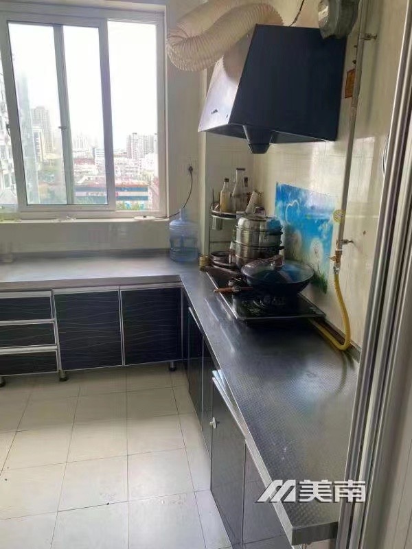 001325星辉凤凰楼层115加5小房,两室两厅一卫,南向客厅。62万8
