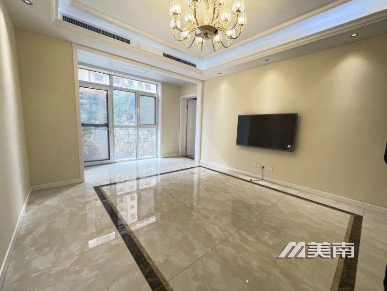 000367云峰丽景一楼121带60院80万,门窗都换了,品牌装修,一天没住