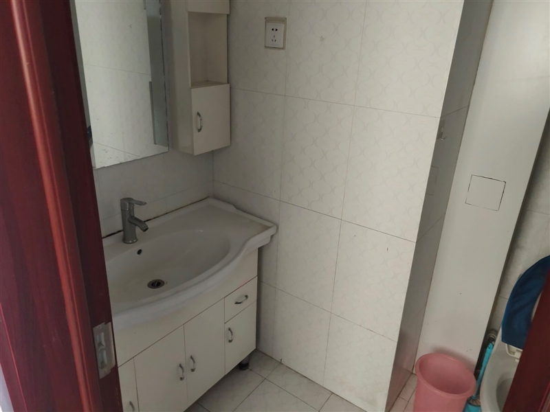 市中心府东苑一室精装电梯公寓,北向,家具家电齐全拎包入住