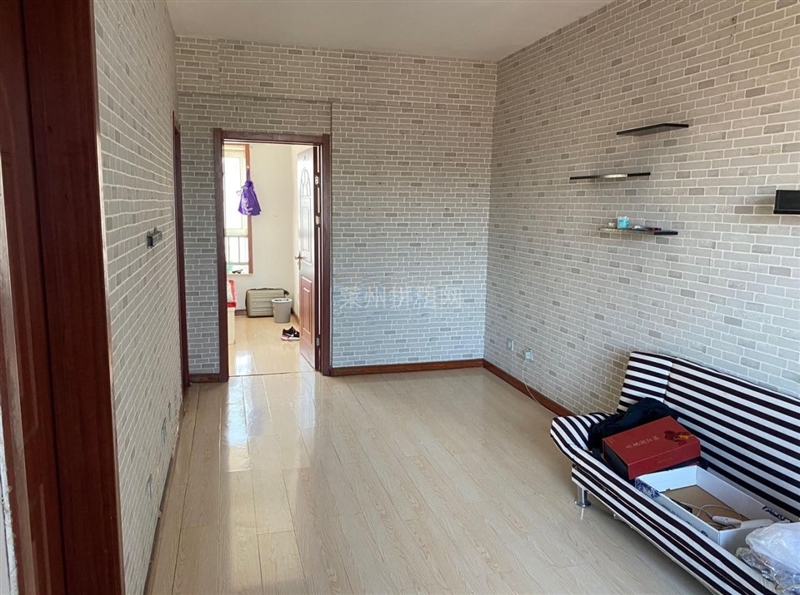 鸣玉泉大厦,精装公寓,南北通透,带家具家电,拎包入住