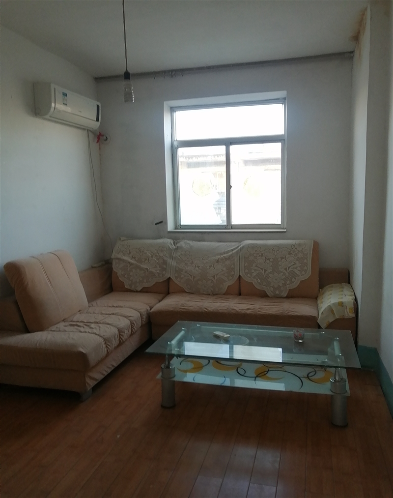 东小区三楼出租