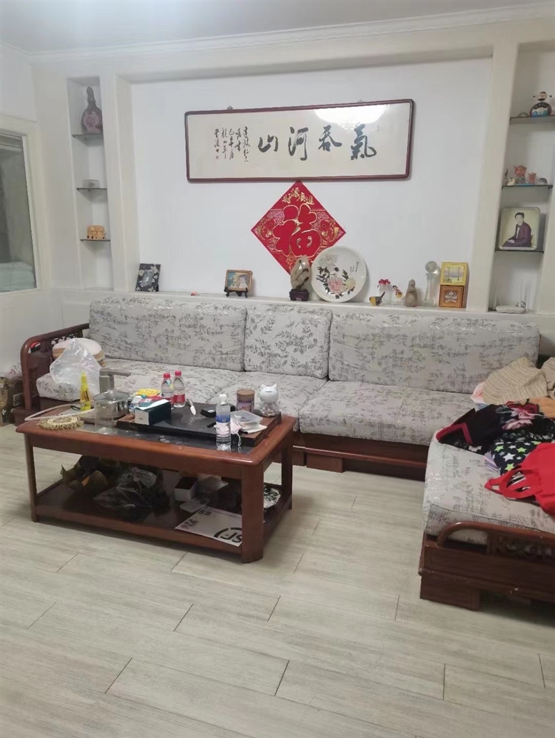教育路,低层,精装三室,白色装修,仅需55万