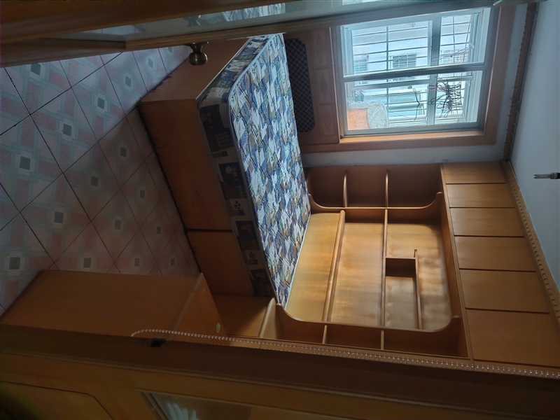 南小区新区,3楼两室两厅出租!