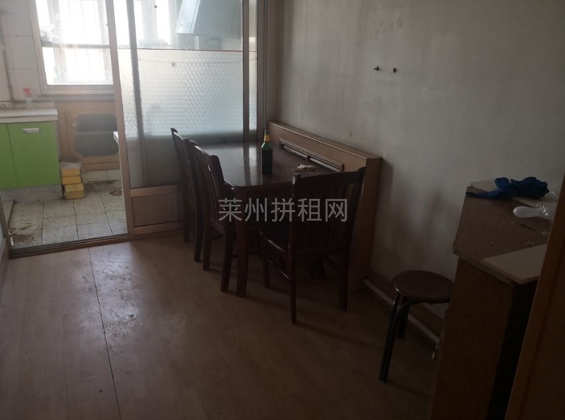 市中心,府东街附近,精装修,带家具家电,拎包入住