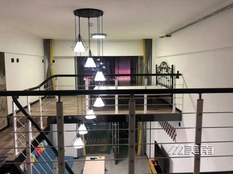 瑞莱尚层带院能做饭家电齐全月租1800元