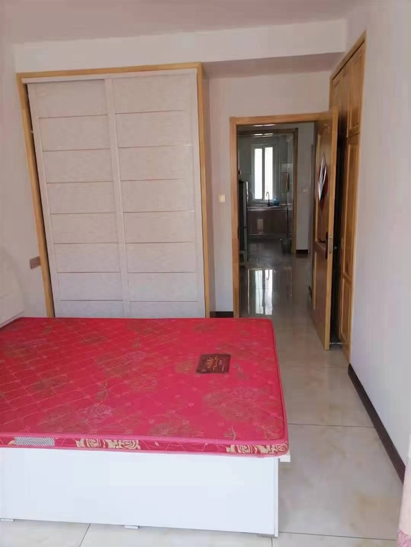 凯怡上城中层精装3室拎包入住月租1300元