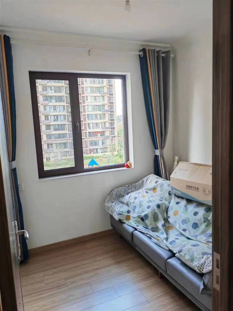 出租城东碧桂园莱凤台,三室两厅两卫精装电梯房,拎包入住首租