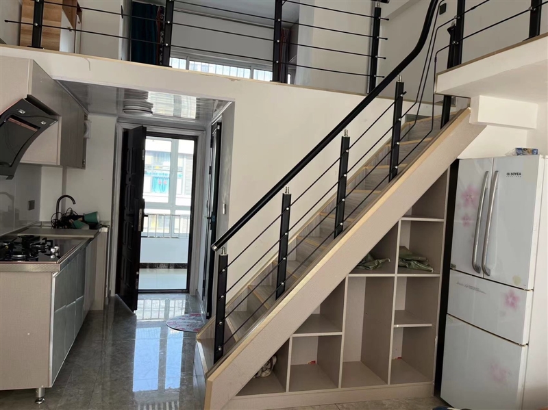 出租瑞莱首府两室两厅精装复试公寓,家具家电齐全,拎包入住