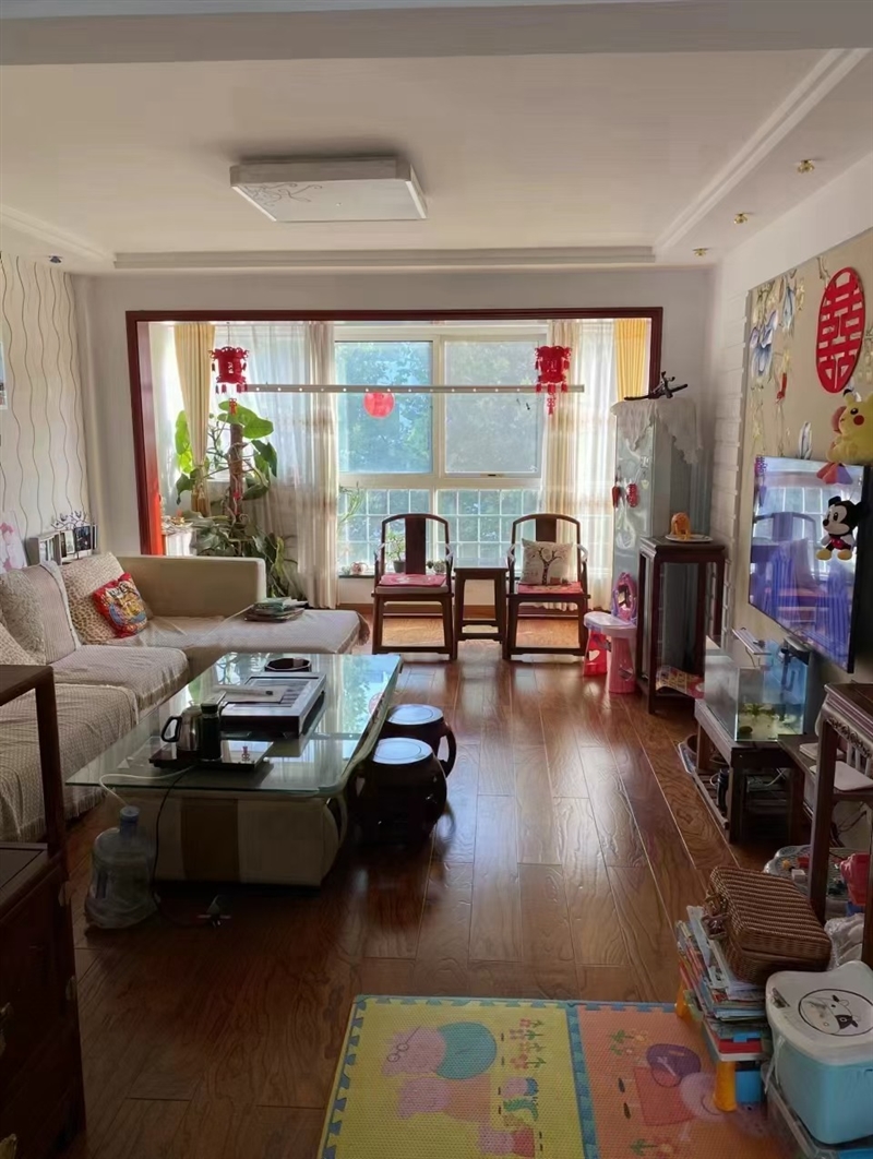 云峰名苑中层精装三室家电齐全月租2000元