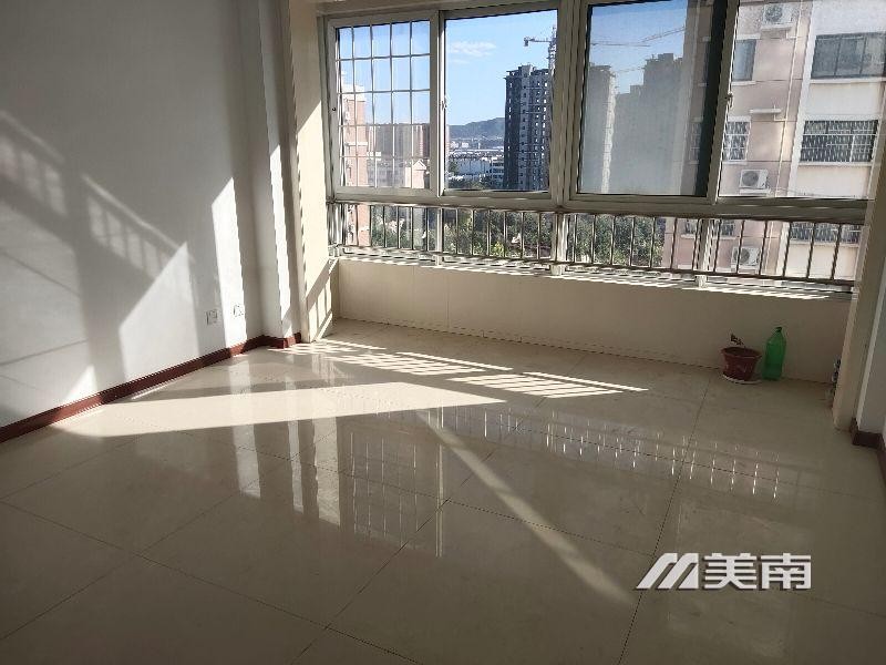 梅苑华庭电梯中层精装两室月租1500元
