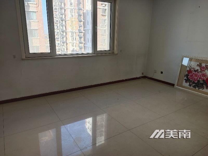 梅苑华庭电梯中层精装两室月租1500元