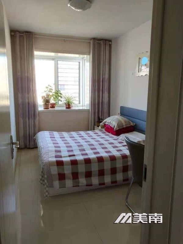 东郎新城中层精装少住家电齐全月租1350元