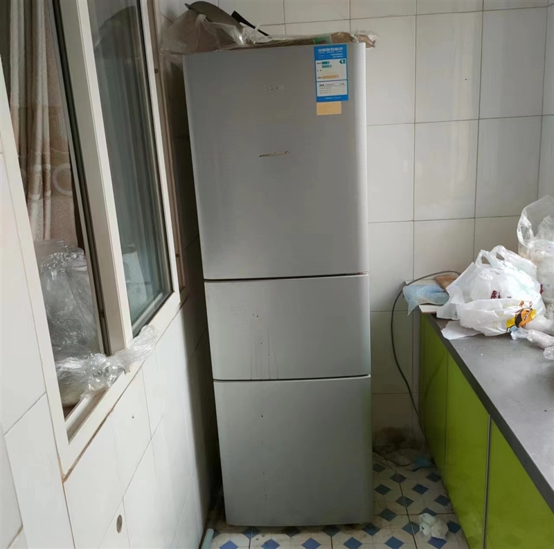 五个庄小区3楼出租,家具电器齐全拎包入住