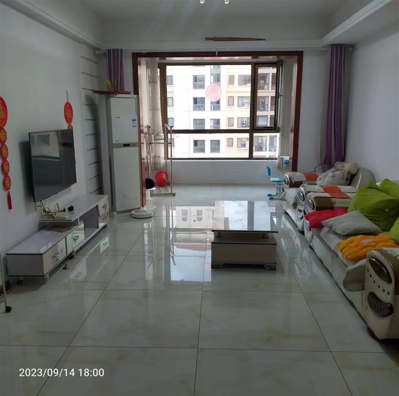 出租城西三小附近,两室两厅精装电梯房,家具家电齐全,拎包入住
