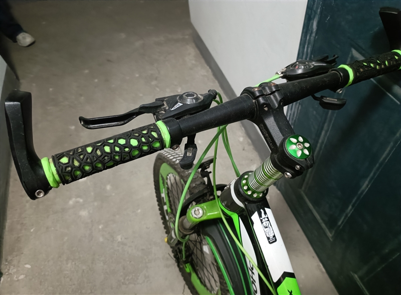 9成新凤凰山地自行车